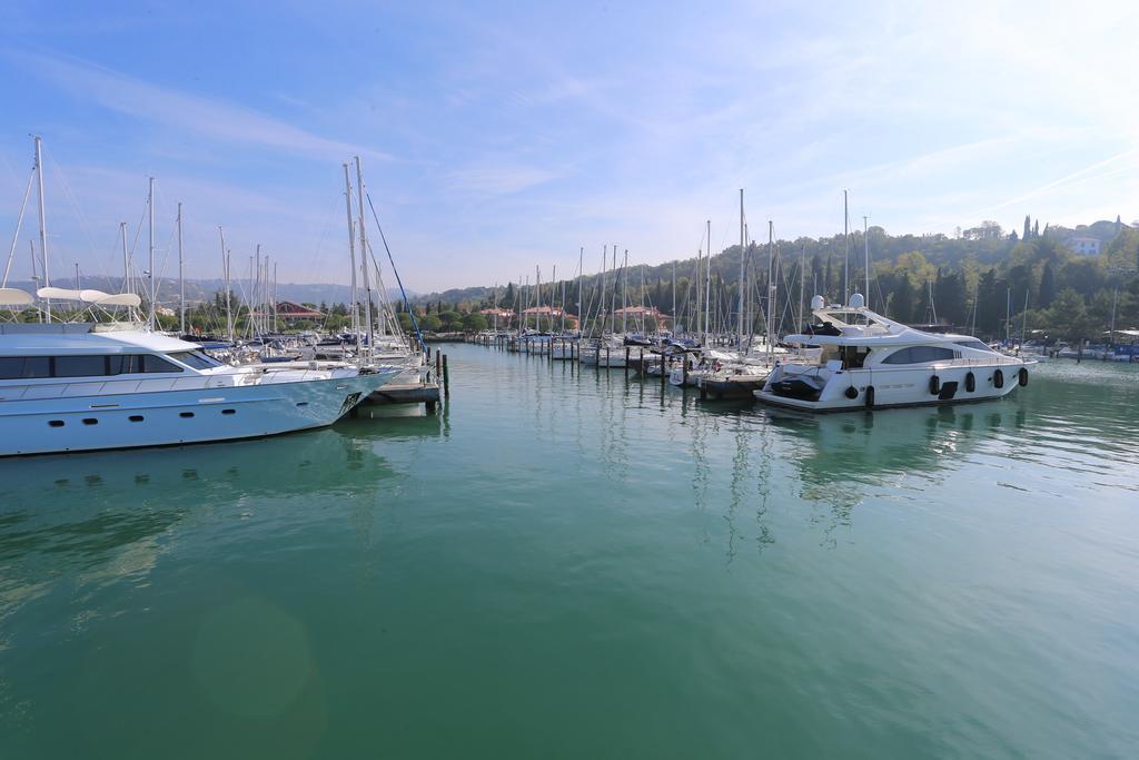 Floating Sea House Kahne Portoroz Villa Екстериор снимка