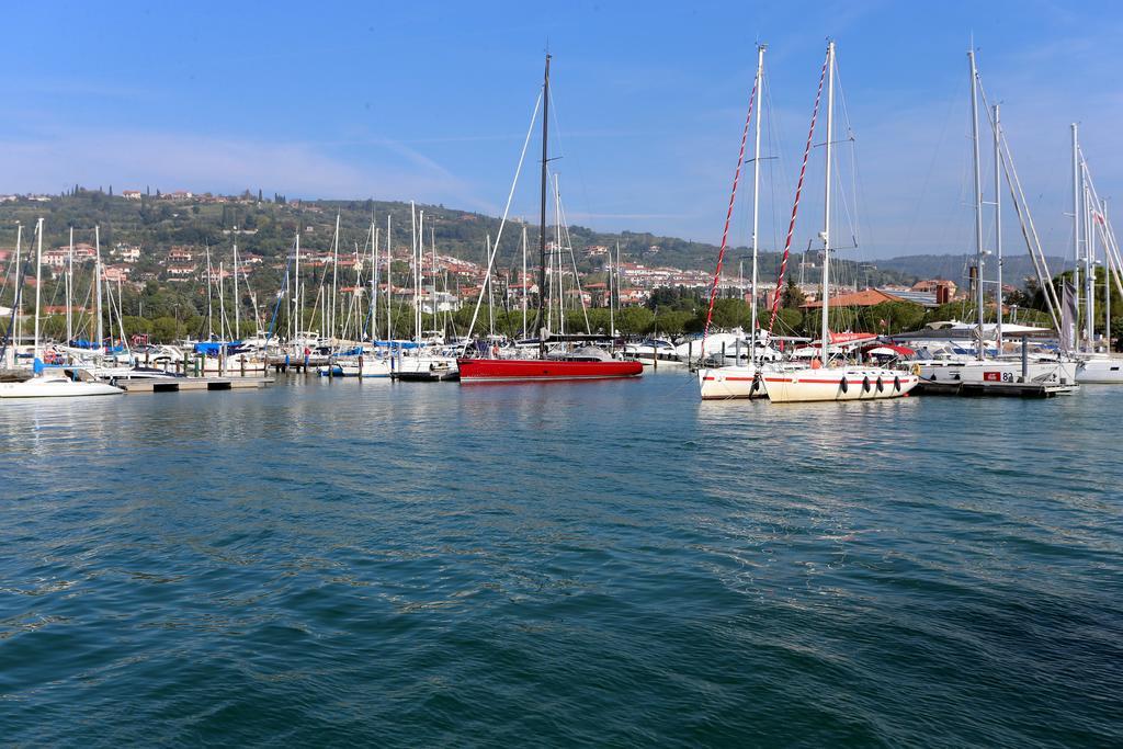 Floating Sea House Kahne Portoroz Villa Екстериор снимка